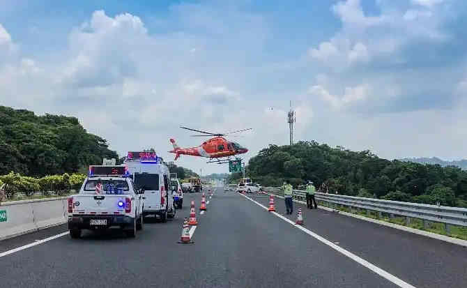 喀什高速公路汽车救援案例